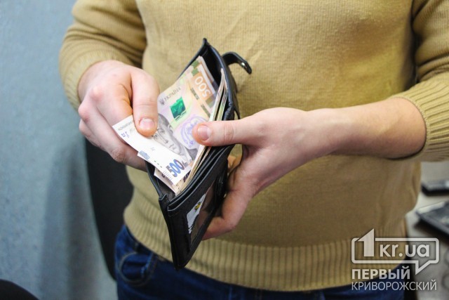 Уряд України контролює збільшення мінімальної зарплатні