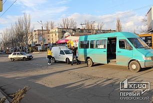ДТП в Кривом Роге: столкнулись три машины