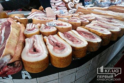 На рынках Кривого Рога появилось дорогое сало