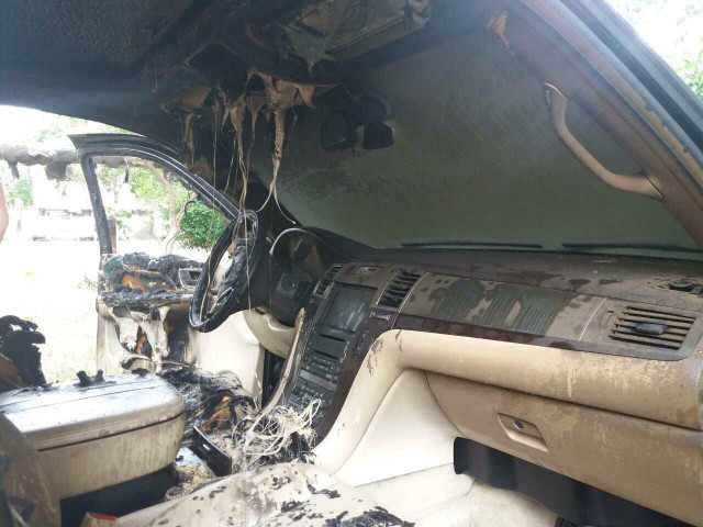 Кадиллак в огне: в Кривом Роге сгорел автомобиль