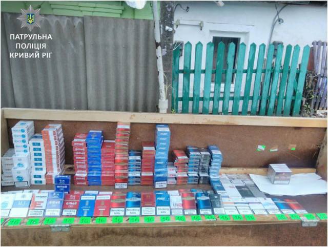 В Кривом Роге полицейские обнаружили точку незаконной продажи сигарет