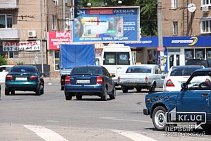 Маршрутка и ГАЗ не разминулись на кольце 95 квартала в Кривом Роге