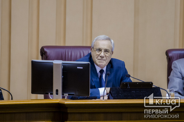Отчитаться о переговорах в Киеве просят мэра Кривого Рога депутаты горсовета