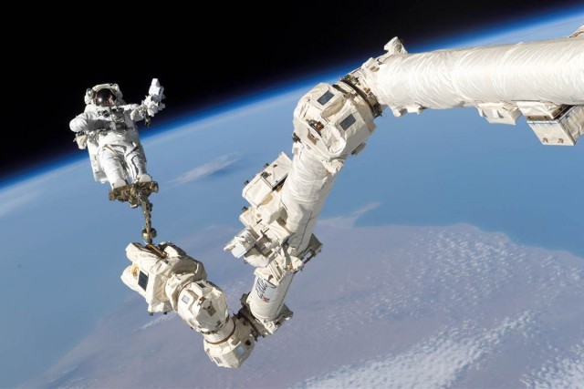 Сьогодні країна відзначає Всесвітній день авіації і космонавтики