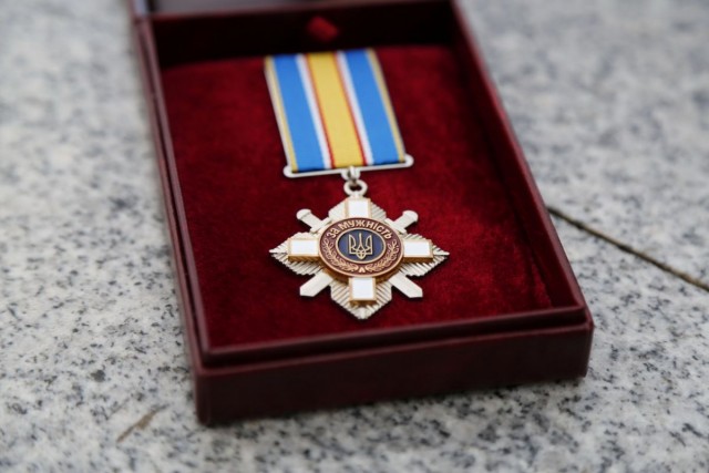 Порошенко посмертно нагородив орденом За мужність криворізького воїна АТО