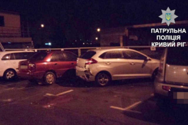 Выпивший водитель в Кривом Роге протаранил 4 машины и скрылся с ДТП