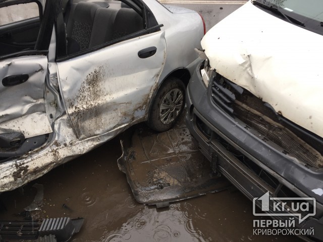 ДТП в Кривом Роге: водителя Daewoo реанимировали (ОБНОВЛЕНО)
