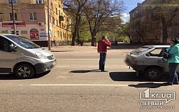 ДТП на КРЭСе. Легковушка и бусик столкнулись в Кривом Роге