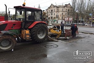 Между проспектом Гагарина и Никопольской случился порыв трубы