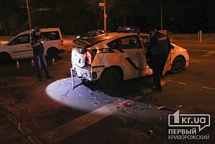 В Кривом Роге столкнулись приус полицейских и маршрутка