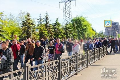 Калон просит криворожан потерпеть, а сотрудники АМКР готовятся к митингу