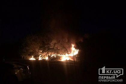 В Кривом Роге горит жилой дом. Информации о пострадавших нет