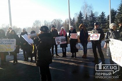 «Собак вбивають за бюджетні гроші та переробляють на харчі», - криворізька зоозахисниця