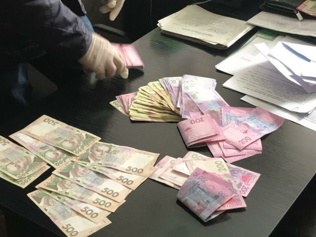 В Днепропетровской области на взятке задержали руководителя медучреждения МВД