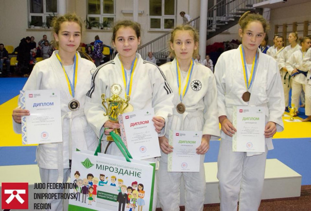 Юные криворожанки завоевали призовые места на Всеукраинском турнире по дзюдо
