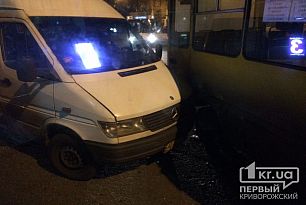 В Кривом Роге столкнулись две маршрутки