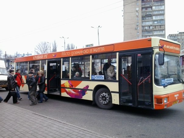 С завтрашнего дня автобусы по маршруту №228 будут ездить чаще (РАСПИСАНИЕ)