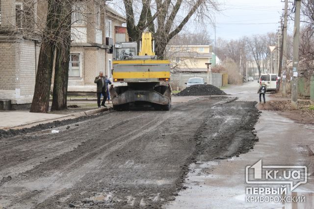 В Долгинцевском районе «ремонтируют» дорогу. «Это уже ни в какие рамки не влазит», - реакция местных