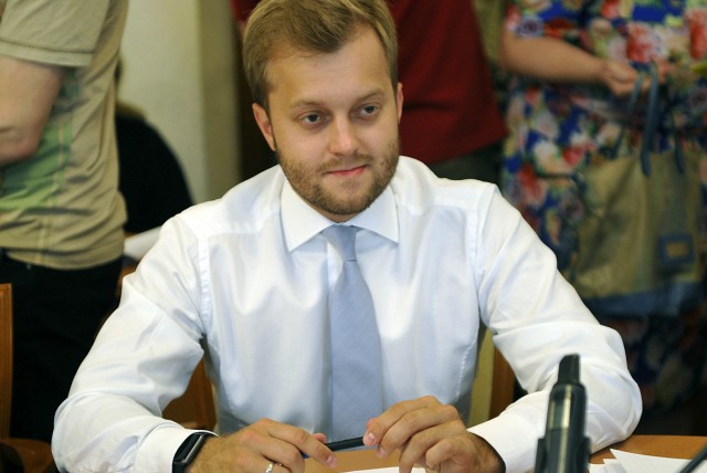Профильный комитет рекомендовал парламенту поддержать законопроект Константина Усова о пожизненном сроке для судей и прокуроров