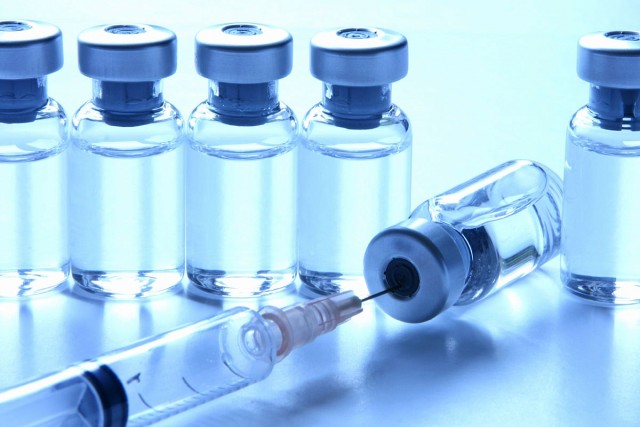 Уже лечу: В украинские больницы скоро доставят вакцину от бешенства