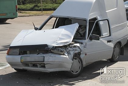 Очередное ДТП на «свадебном» перекрестке. Таврия «протаранила» Hyundai