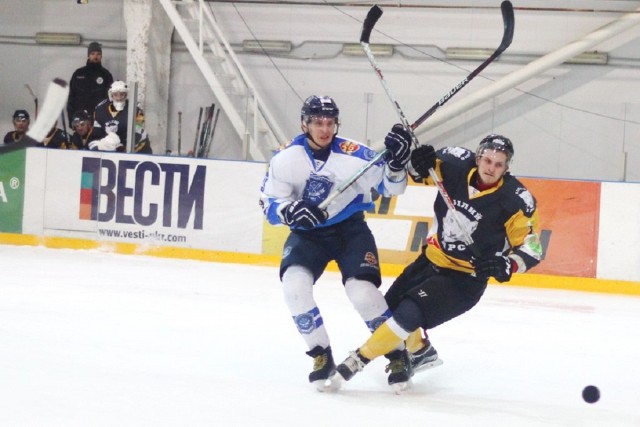 Хоккейный поединок - «Белый Барс» выигрывает у «Кривбасса»