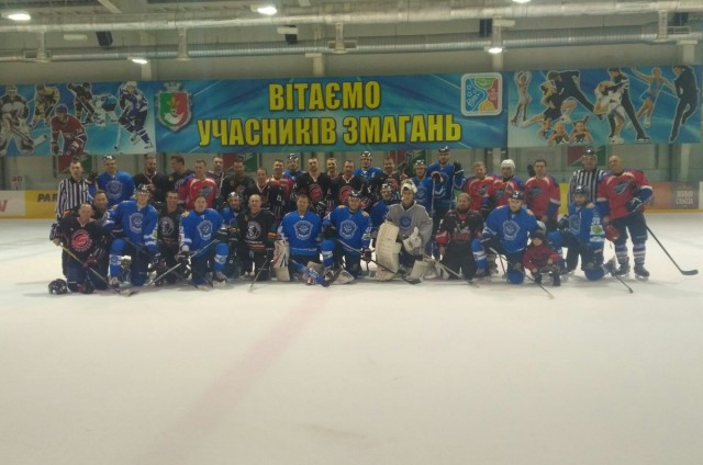 Хоккейный клуб «Кривбасс» побеждает Сборную любительской лиги