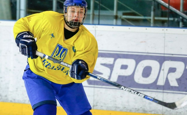 Криворожанин вывел на лед сборную Украины в Венгрии