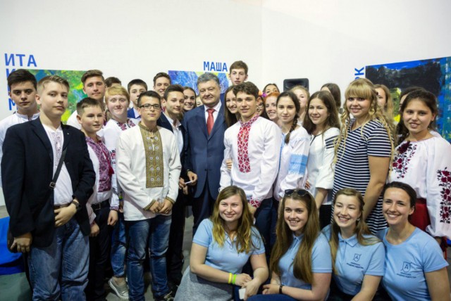 Школьники из Кривого Рога встретились с Президентом Украины
