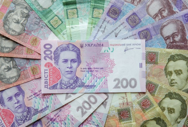 Кому больше платят в Украине: женщины против мужчин