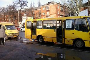 У маршрута №243 украли пассажиров, - активист