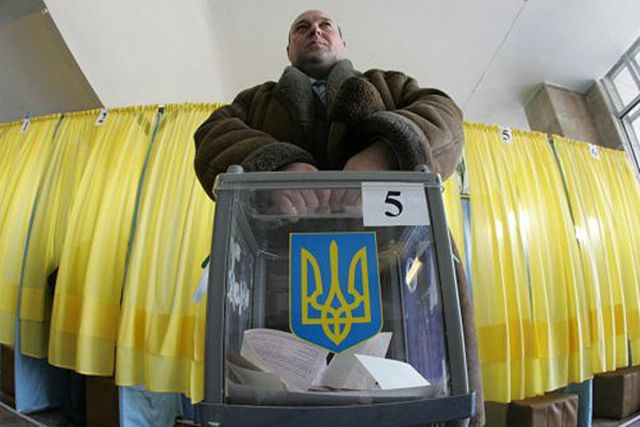 В Киеве денег «нет», в Кривом Роге «раздают» лишние