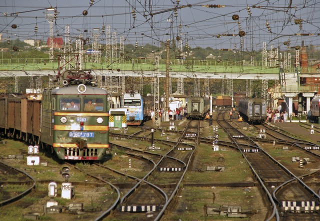 «Укрзалізниця» заблокировала отгрузку железной руды из криворожского НПП «Укрмеханобр» в Мариуполь