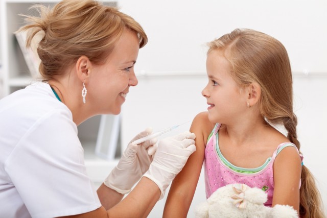 В Украине проблема с вакцинацией: Детей не прививают, потому что не хватает препаратов