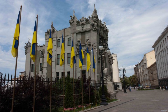 В Киеве родные криворожских плененных солдат объявили голодовку