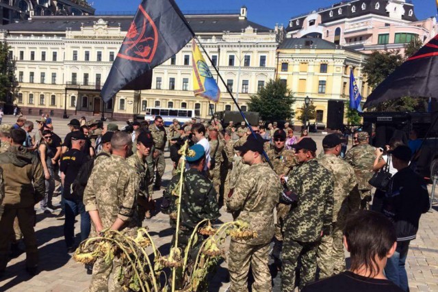 Бойцы батальона «Кривбасс» отправились в Киев почтить память погибших под Иловайском воинов