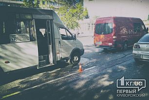 Пострадала женщина. В Кривом Роге произошло ДТП с участием «маршрутки»