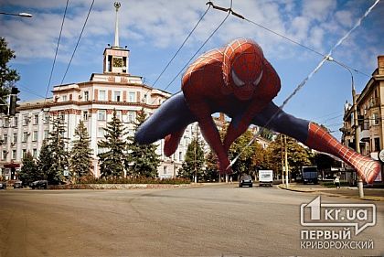 Криворожский спайдермен: мужчина перебрался на балкон соседей и провел там 2 суток