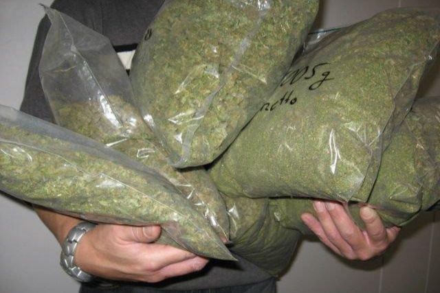 В Кривом Роге у наркоторговцев изъяли пять килограмм марихуаны и гранатомет