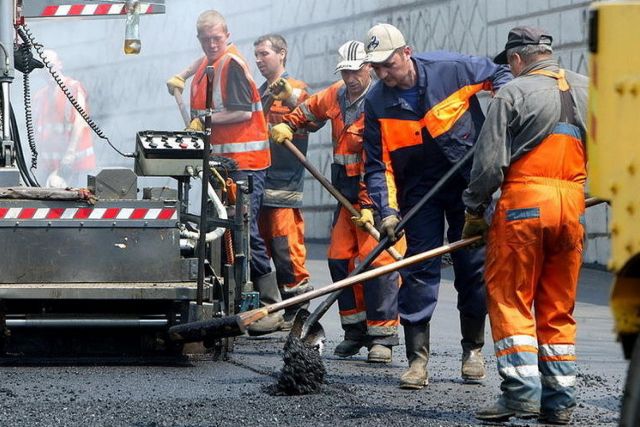 Долгинцевский район продолжают благоустраивать, ремонтируются дороги