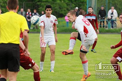 Футбольные будни. В Кривом Роге прошел матч между ФК «Кривбаcс» и ФК «Лозоватка»