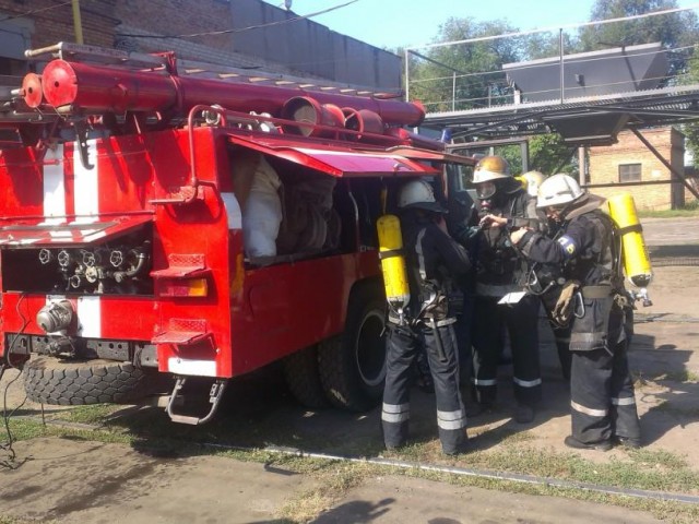 В Кривом Роге спасатели тушили «пожар» в трамвайном депо