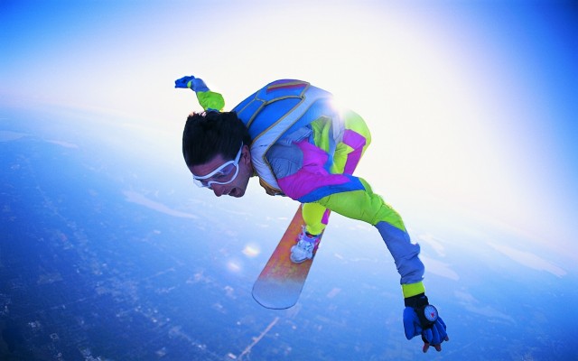 Видовищна акробатика в небі: на Дніпропетровщині пройде парашутний Чемпіонат України