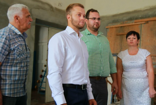 При поддержке нардепа Константина Усова, депутата горсовета Андрея Богданова и местных активистов в школе №12 отремонтируют спортзал