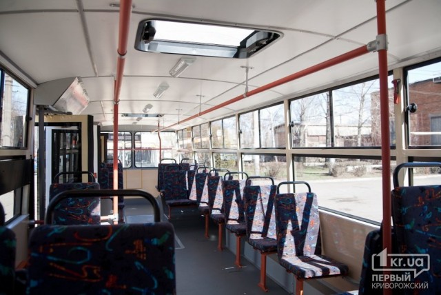 «Скрытая директива или непостижимое решение»: Троллейбусы дарят своих пассажиров маршруткам