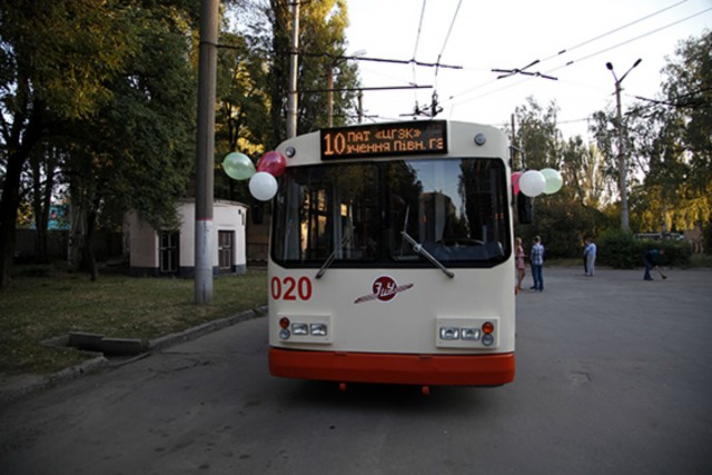 На улицы Кривого Рога выехали 2 модернизированных троллейбуса