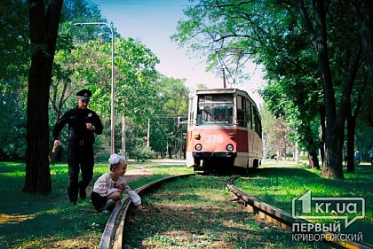Инспектор, как второй отец. В Кривом Роге полиция заботится о детях