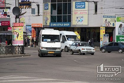 Комфорт и безопасность. Маршрутки Кривого Рога «рассыпаются» на ходу