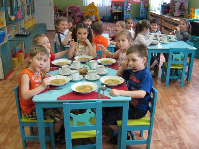 Родители будут платить меньше: Криворожский горсовет увеличит финансирование на питание детей в детcких садах