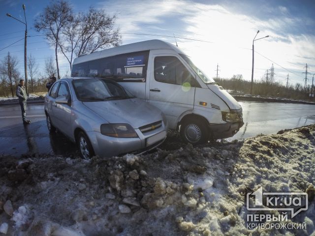 Масштабное ДТП в Кривом Роге: На объездной столкнулись 4 автомобиля